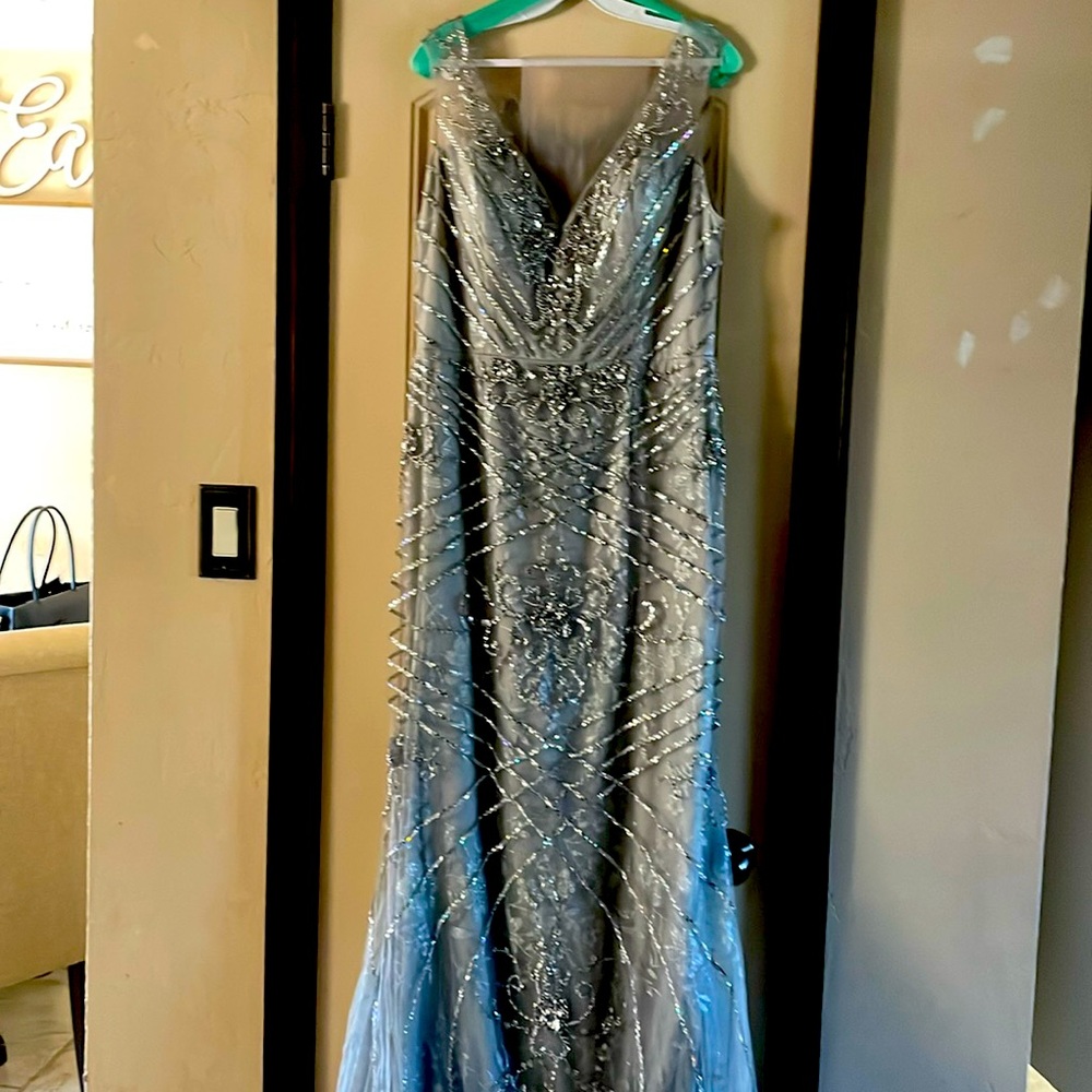 Women’s dress size 14 - Picture 2 of 5